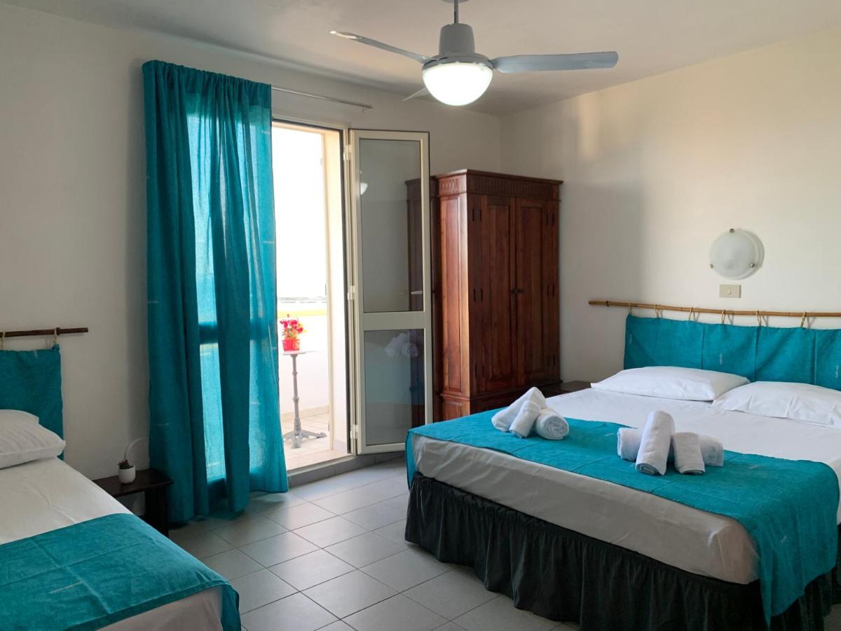 La Bussola Hotel Porto Palo Bagian luar foto