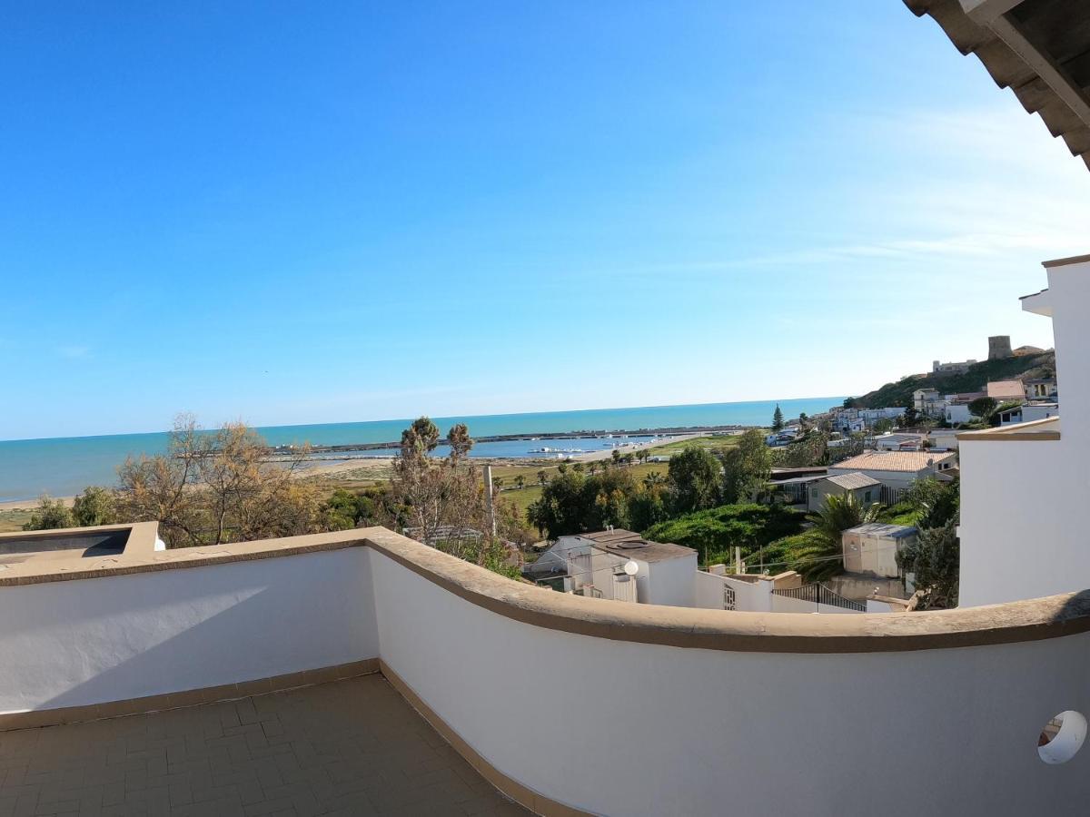 La Bussola Hotel Porto Palo Bagian luar foto