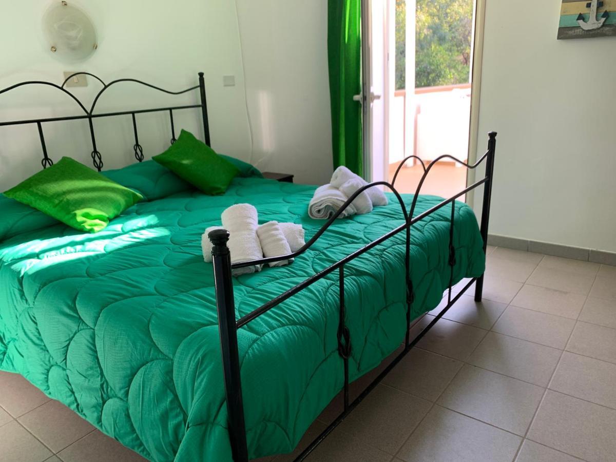 La Bussola Hotel Porto Palo Bagian luar foto